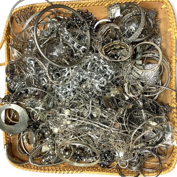 1 lb Bulk Silver & Silver-Tone Jewelry Lot Mixed Styles Untested Wearable Items - Picture 2 of 8